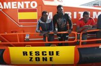 Ascienden a medio centenar las personas llegadas en patera este sábado a Almería