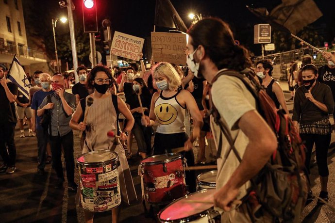 Israel.- Detenidas doce personas tras una nueva noche de protestas contra Netany