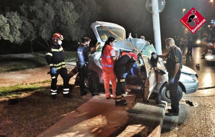 Coche accidentado en Elda