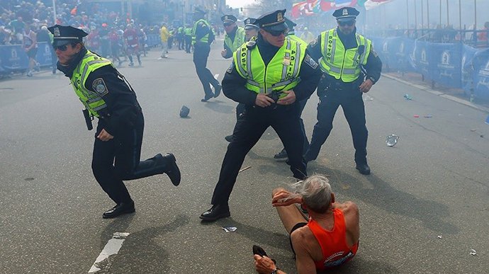 Policías durante los atentados de la Maratón de Bostón en 2013