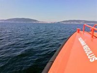 Rescatan a un hombre del agua a 44 millas al sur de Cabo de Gata