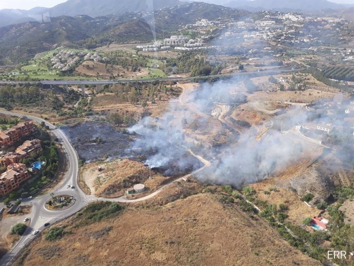 Incendio forestal declarado en el municipio malagueño de Benahavís este domingo 3 de agosto de 2020