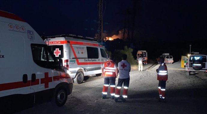 Cruz Roja moviliza varios medios para actuar en el incendio forestal de Plasencia