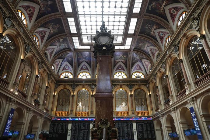 Interior del Palacio de la Bolsa de Madrid (España)
