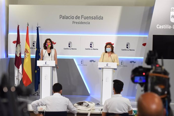 La consejera portavoz del Gobierno de C-LM,Blanca Fernández, en rueda de prensa.