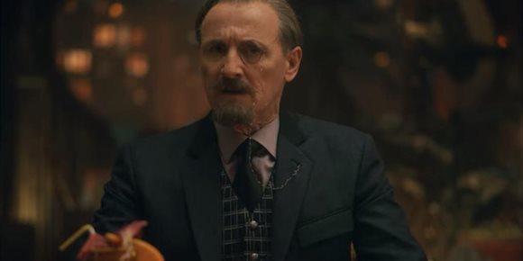 1. El final de The Umbrella Academy 2: ¿Quién (o qué) es Reginald Hargreeves?