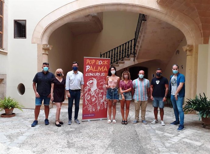 El regidor de Cultura y Bienestar Social, Antoni Noguera, junto al jurado del Concurso Pop Rock 2020.