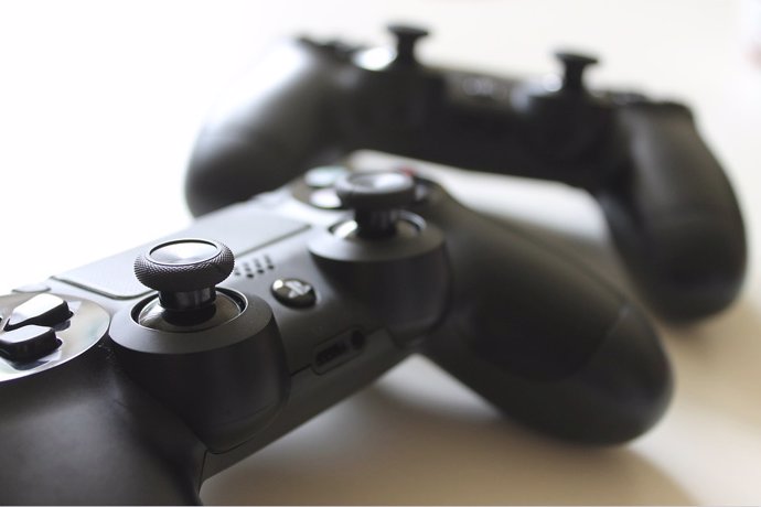 El mando de PS4, DualShock 4, no será compatible con los juegos de la nueva PS5