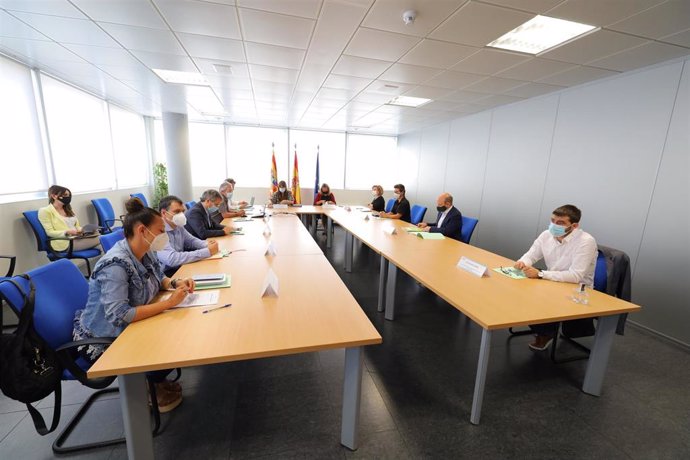 Reunión informativa sobre datos de la COVID-19 de las consejeras de Presidencia, Mayte Pérez, y de Sanidad, Sira Repollés, con la Junta de Portavoces y Mesa de las Cortes de Aragón.
