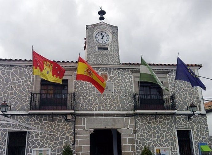 Fachada del Ayuntamiento de Pedroche.