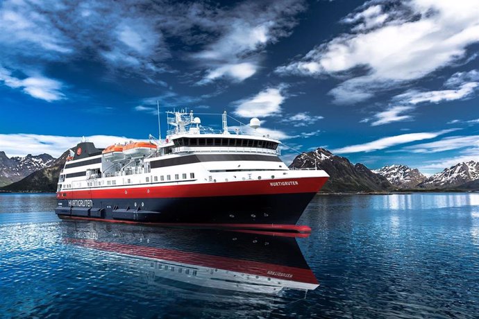 Imagen de archivo de un crucero de Hurtigruten