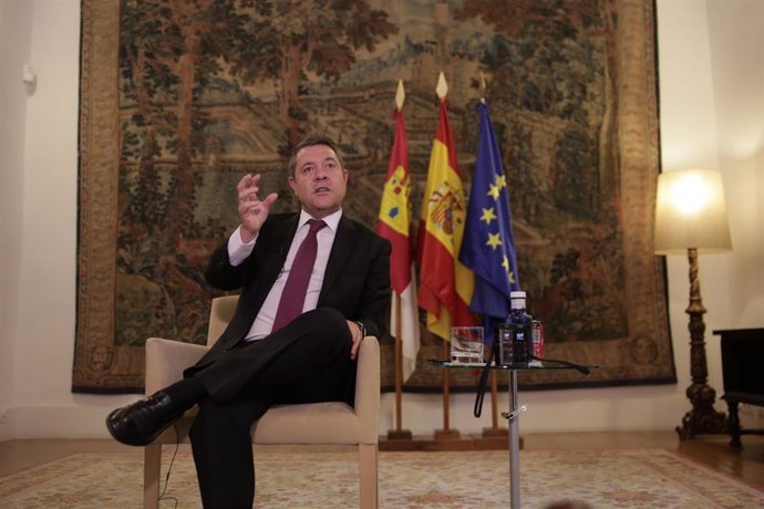 El presidente de Castilla-La Mancha, Emiliano García-Page, en entrevista con Europa Press