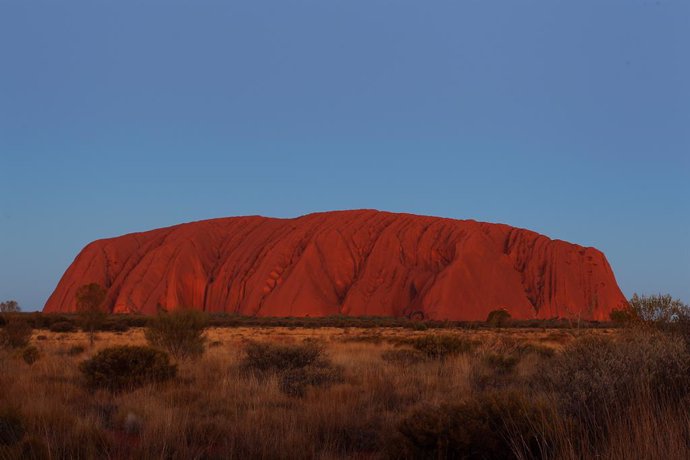 Coronavirus.- Australia cierra el icónico monte Uluru por temor al contagio entr