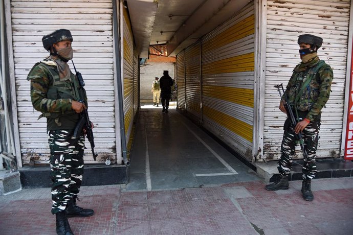 Cachemira.- India impone un toque de queda en Cachemira ante el primer aniversar