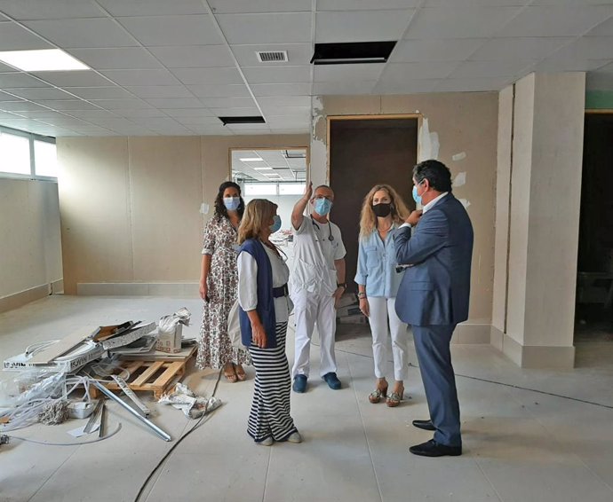 Np, Foto Y Audio Ana Mestre Visita Obras Hospital De Puerto Real
