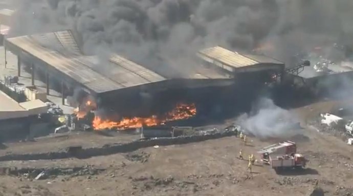 Incendio en el Complejo Ambiental de El Majano