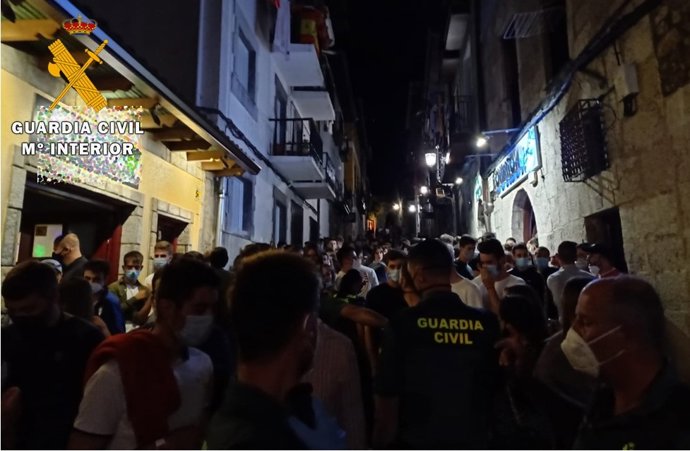 Laredo. Ocio nocturno. Jóvenes. Botellón y uso mascarilla