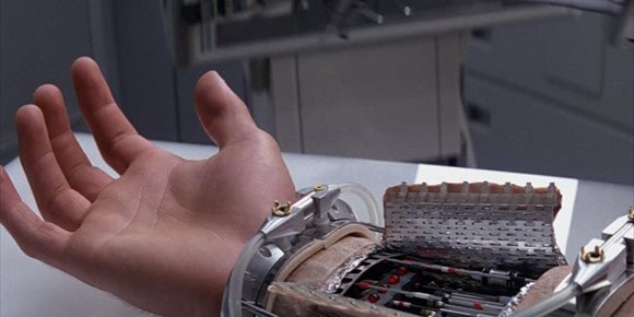 2. El brazo robótico de Luke Skywalker inspira a científicos para crear una piel artificial capaz de sentir