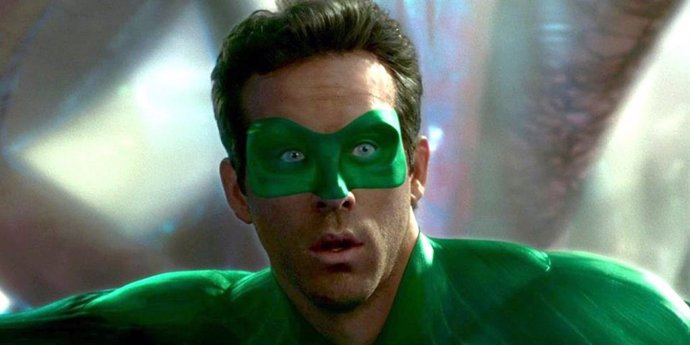 Ryan Reynolds Con Su Propio Montaje De Green Lantern