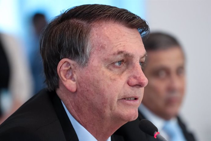 Coronavirus.- Bolsonaro veta el pago de fondos a trabajadores sanitarios incapac