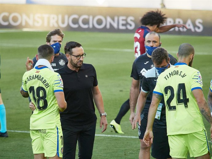José Bordalás con los jugadores del Getafe