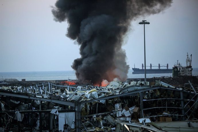 Líbano.- Trump dice que las explosiones en el puerto de Beirut "parecen ser un t