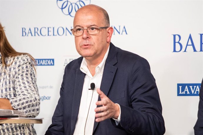 José Zaragoza (PSC) durante un debate a siete entre los cabezas de lista por Barcelona de los principales partidos políticos previo a las elecciones generales del 10N y organizado por Barcelona Tribuna.