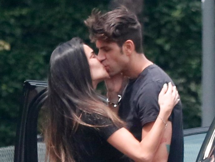 Diego Matamoros y Carla Barber se besan apasionadamente