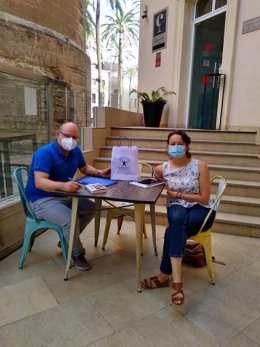 Periodistas de la guía francesa de viajes en su visita