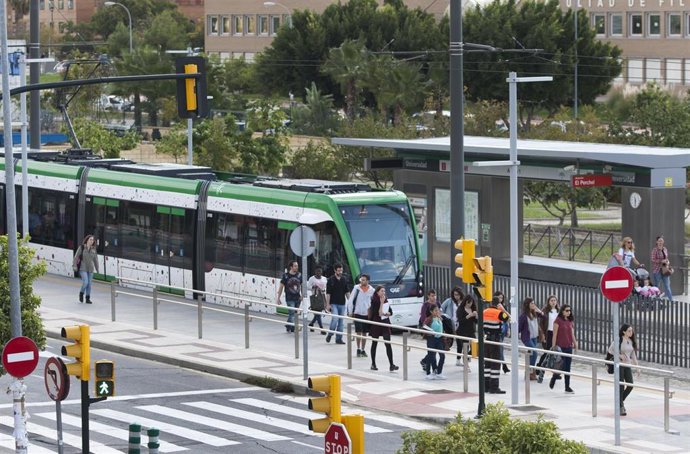 Viajeros en el metro de Málaga en una imagen de archivo 
