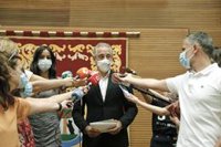 Hosteleros de Madrid aseguran estar "pendientes de un hilo" y piden que se resuelvan las licencias de terraza pendientes