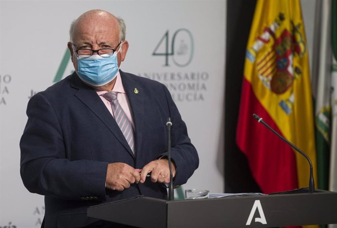 El consejero de Salud y Familias, Jesús Aguirre, durante la comparecencia en rueda de prensa tras la reunión semanal del Consejo de Gobierno de la Junta de Andalucía. En el Palacio de San Telmo (Sevilla, Andalucía, España), a 28 de julio de 2020.