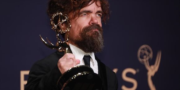 1. Peter Dinklage protagonizará la adaptación del musical 'Cyrano' dirigida por Joe Wright