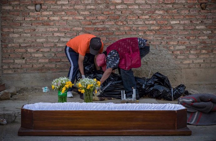 Ataúd para un fallecido de coronavirus en Cochabamba, Bolivia. 
