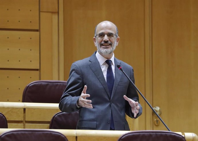 El senador de UPN Alberto Prudencio Catalán interviene en la Comisión General de Comunidades Autónomas celebrada en el Senado este jueves a cuenta de la gestión de la pandemia de la COVID-19, en Madrid (España), a 30 de abril de 2020.