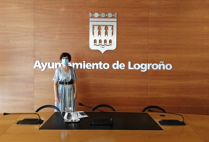 La concejal del Grupo Municipal del Partipo Popular en el Ayuntamiento de Logroño, Eva Sanz, critica al Gobierno local por "no descender a la realidad de las familias logroñesas" y "no propiciar" la conciliación familiar.