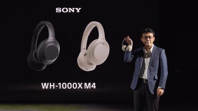 Auriculares Sony WH-1000XM4.