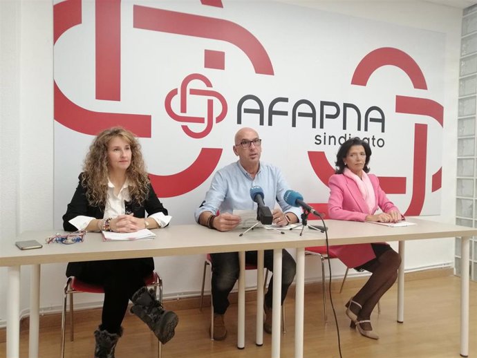 Sandra Pereda, Juan Carlos Laboreo y Esmeralda Landa, de Afapna