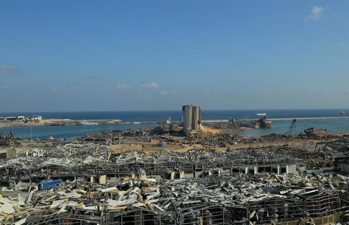 Vista general del puerto de Beirut tras las explosiones en la capital de Líbano