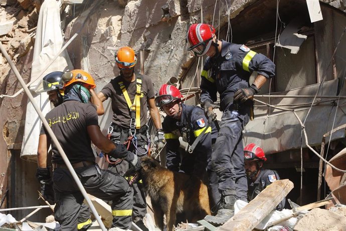 Búsqueda de supervivientes tras las explosiones en Beirut