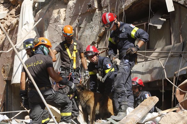 Líbano.- Búsqueda a contrarreloj de los casi cien desaparecidos tras las explosi
