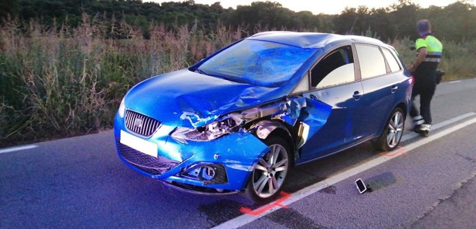 El turisme implicat en l'accident amb cinc ciclistes