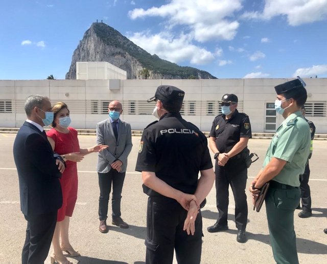 La delegada del Gobierno en Andalucía, Sandra García, en Gibraltar. Foto de archivo