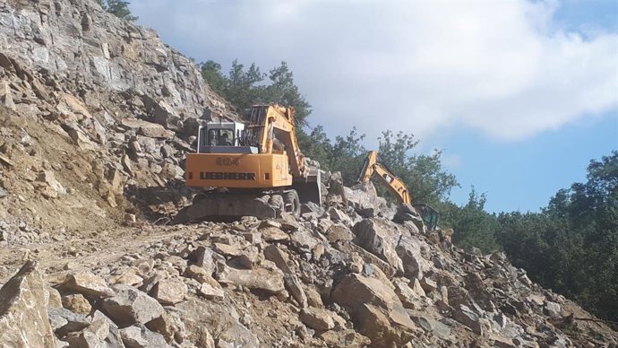 Voladura en la carretera entre Castilgaleu y Monesma.