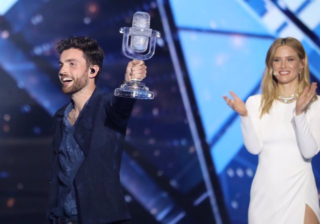 dpatop - 19 May 2019, Israel, Tel Aviv: Duncan Laurence from the Netherlands after winning the final of the 2019 Eurovision Song Contest. Photo: Ilia Yefimovich/dpa