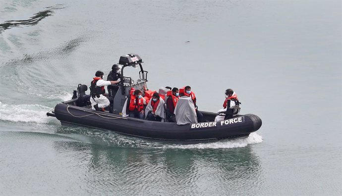 R.Unido.- Interceptados más de 40 migrantes en el canal de la Mancha, cuatro de 