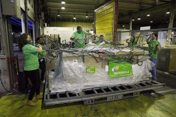 VÍDEO: Economía.- Llegan a España 300 respiradores donados por Iberdrola para reforzar capacidad de respuesta ante Covid