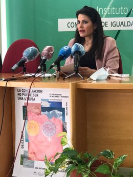La asesora de programa del IAM en Málaga, María Encarnación Santiago.