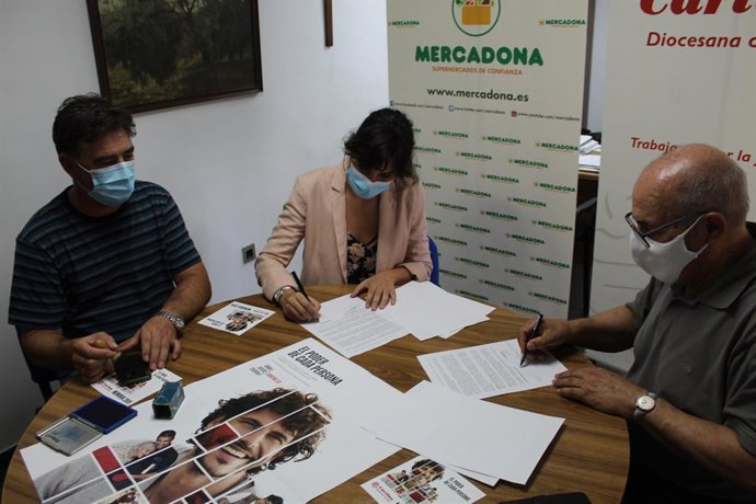 Jaén.- Mercadona y Cáritas renuevan su convenio para la entrega diaria de produc
