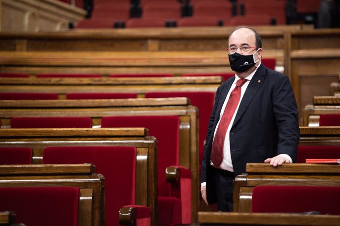 El primer secretari del PSC, Miquel Iceta, en el ple extraordinari en el Parlament sobre "la situació política creada per la crisi de la monarquia espanyola" després de la marxa del Rei emrit, a Barcelona, Catalunya (Espanya) a 7 d'agost de 2020.